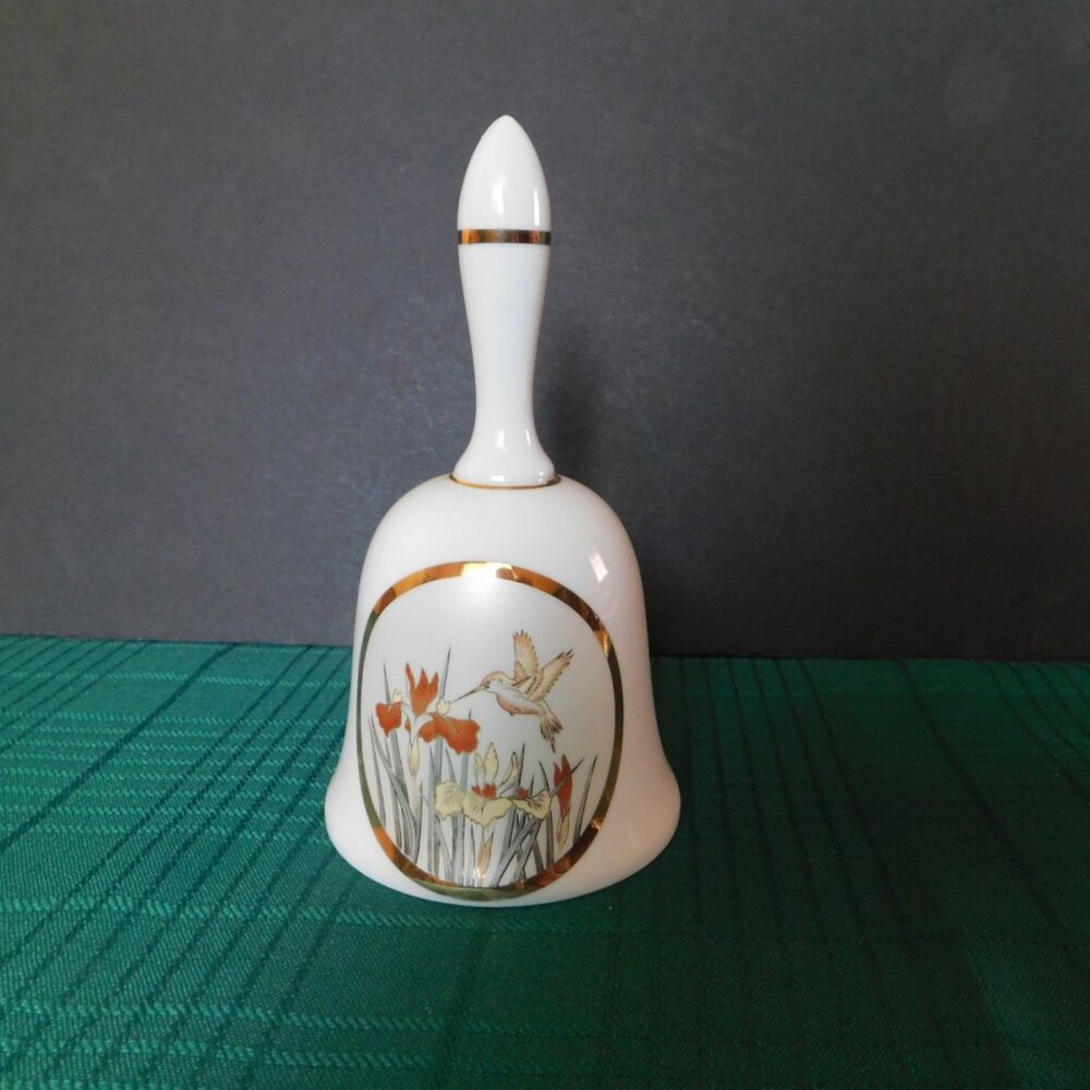 Chokin 5 inch Hummingbird rust yellow floral bell near mint condition